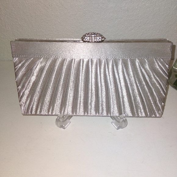 Vintage silver cocktail clutch - Picture 3 of 6